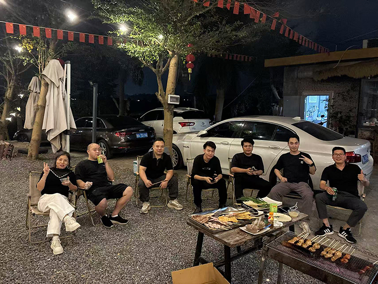 20250721162611_542 合影